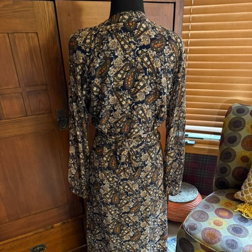 Elegant Black and Brown Patterned Dress - Picture 4 of 9